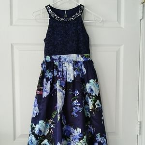 Girls dress